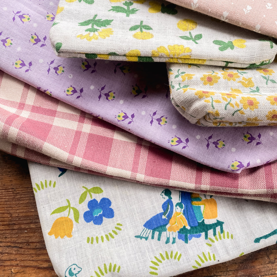 Drafter Pouch with Mid-1900s Feedsack: Sabine