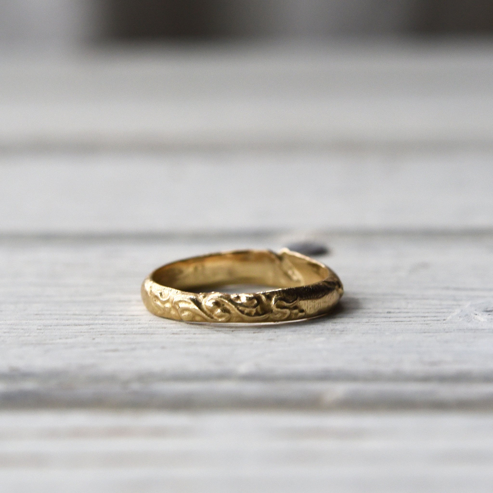 /color-Gold