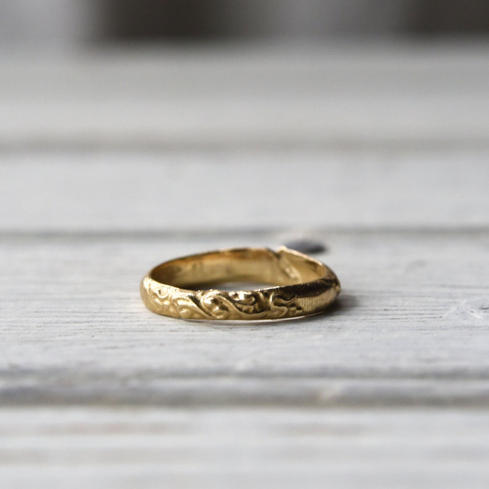 /color-Gold